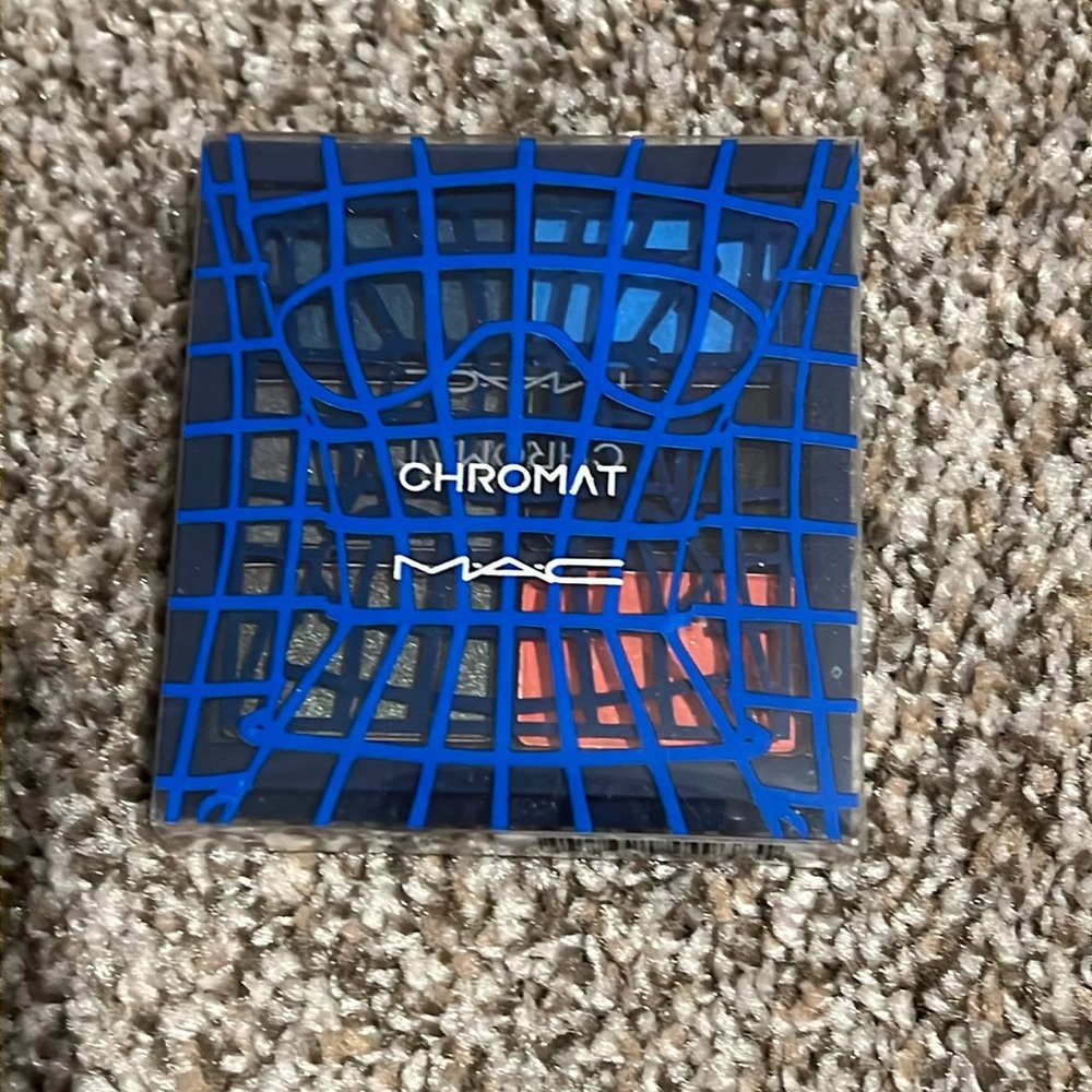 Mac chomatbabe palette new in package never worn or swatched